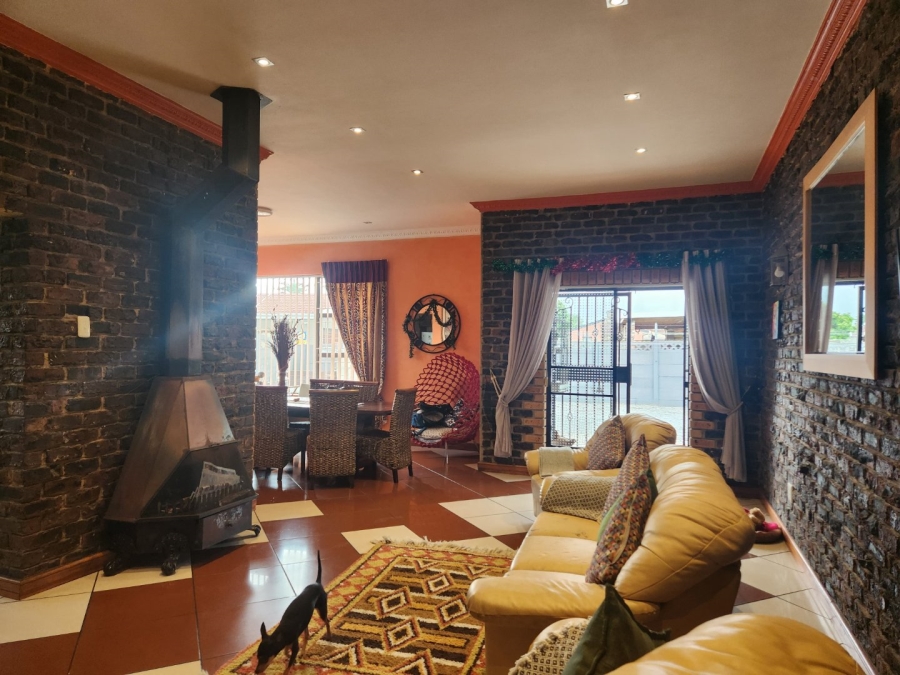 3 Bedroom Property for Sale in Levallia Western Cape